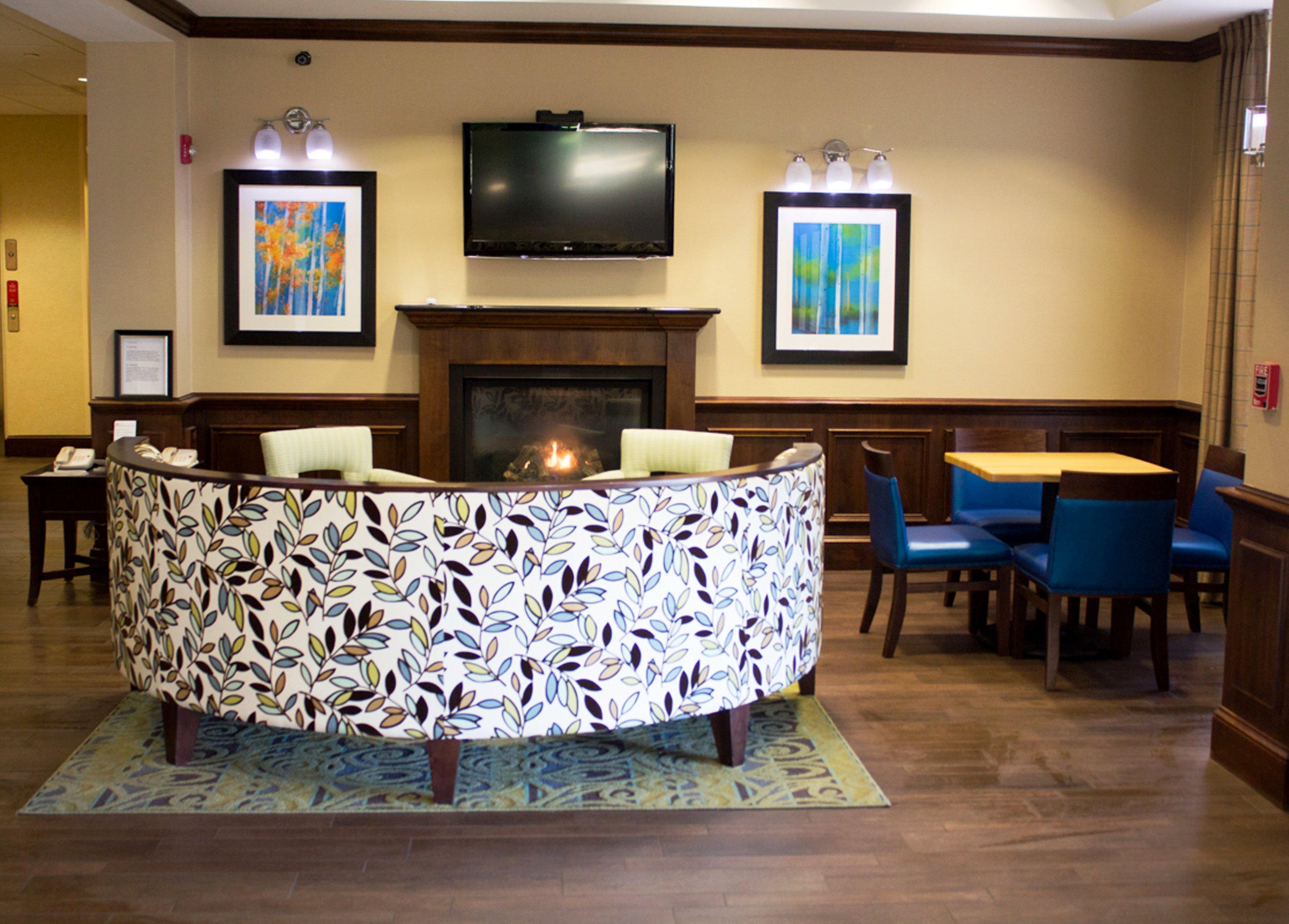Holiday Inn Express West Jefferson By Ihg Exterior photo