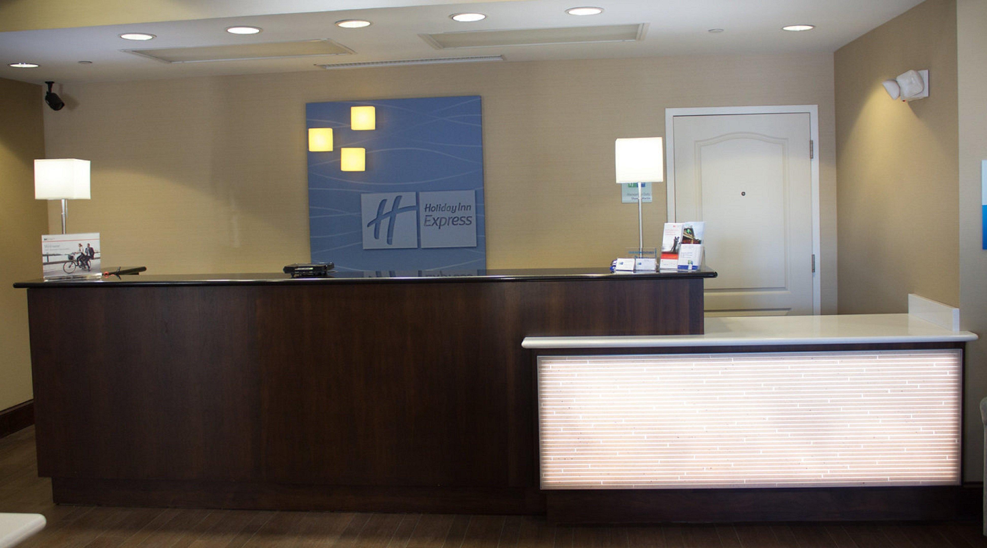 Holiday Inn Express West Jefferson By Ihg Exterior photo