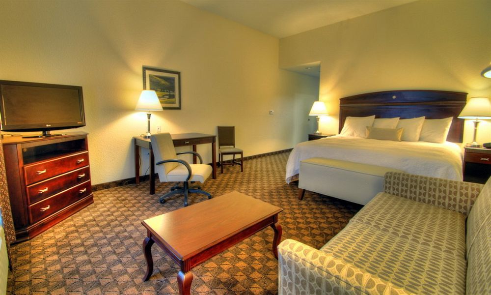Holiday Inn Express West Jefferson By Ihg Room photo